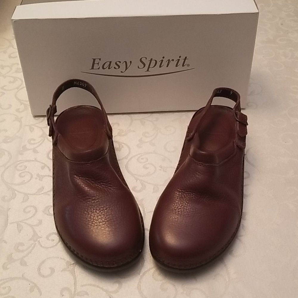 New in Box. Women's Easy Spirit Casual OSLO Shoe.